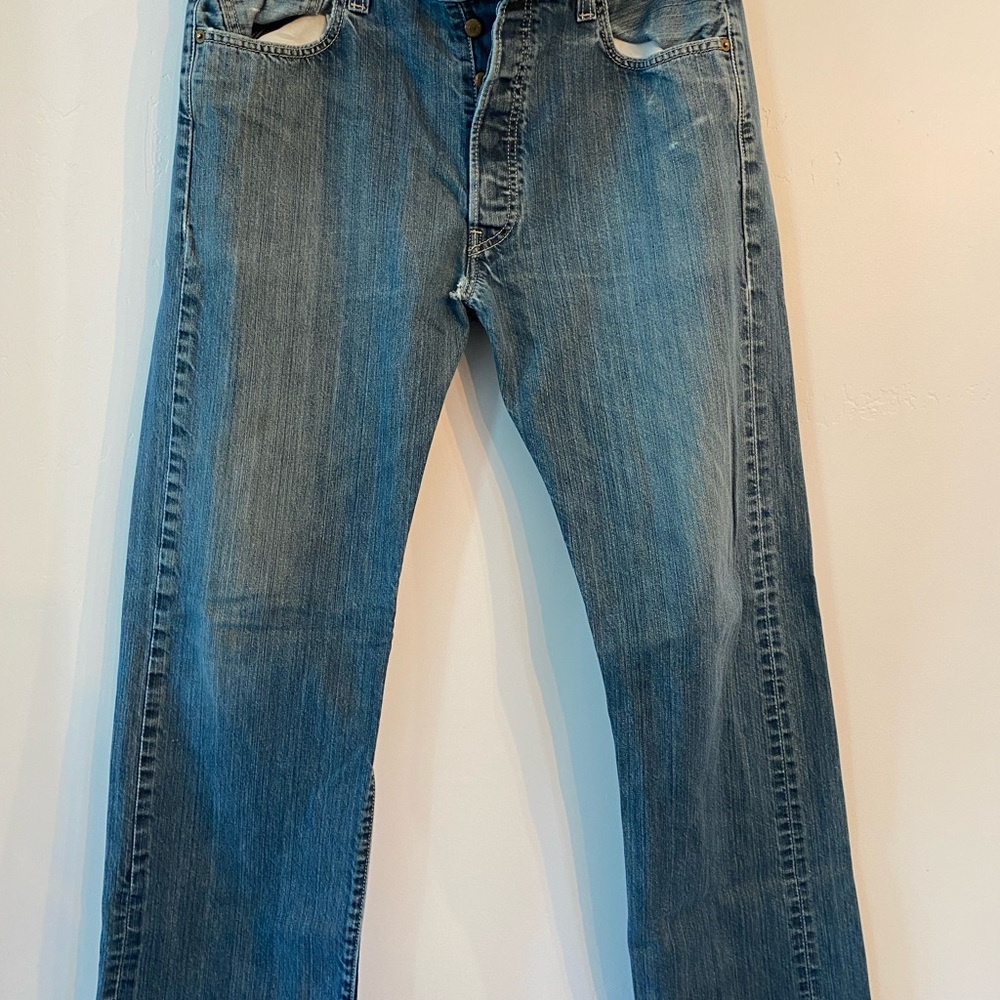 LEVI'S Men's Classic Straight Jeans.
